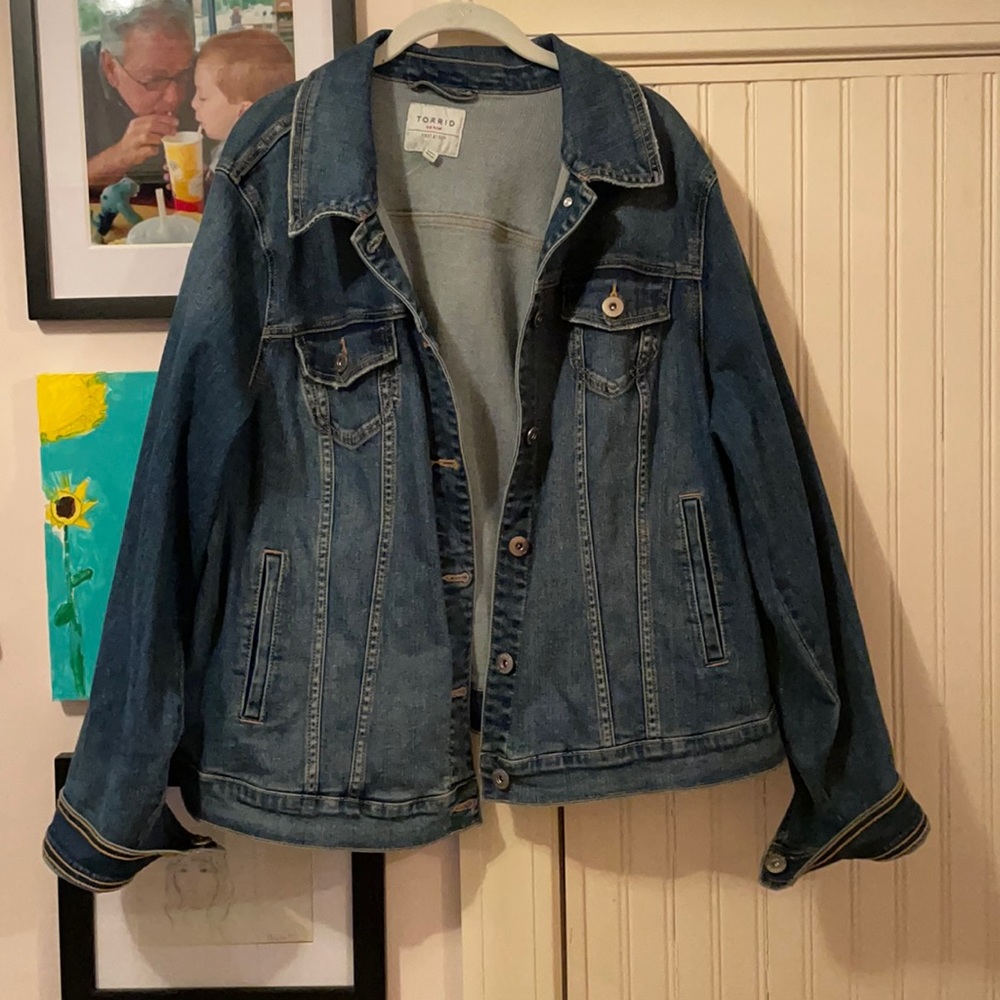 Torrid Denim Jean Jacket Size 3 Excellent 😎